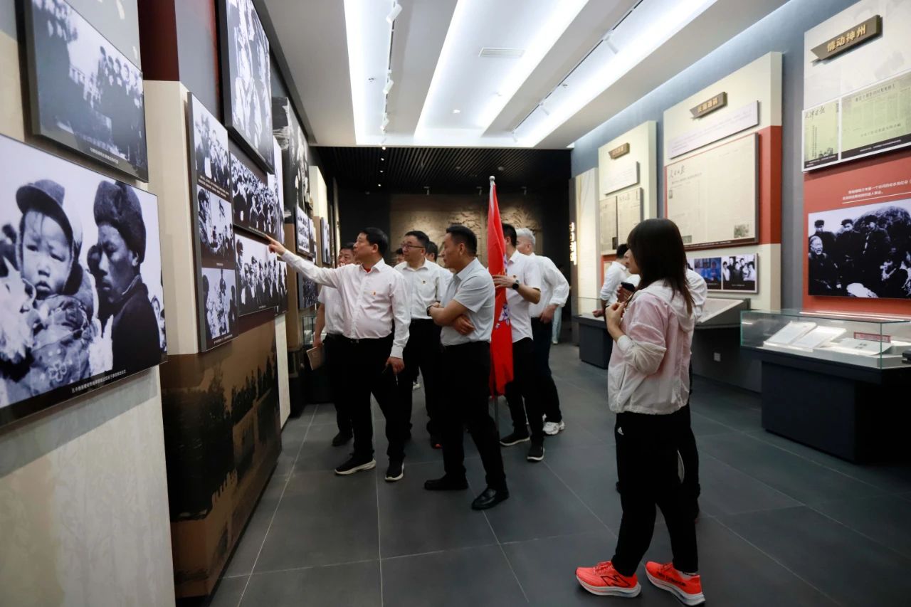 砥礪初心使命，汲取奮進力量丨花花牛乳業集團黨委組織開展學習“焦裕祿精神”主題黨日活動