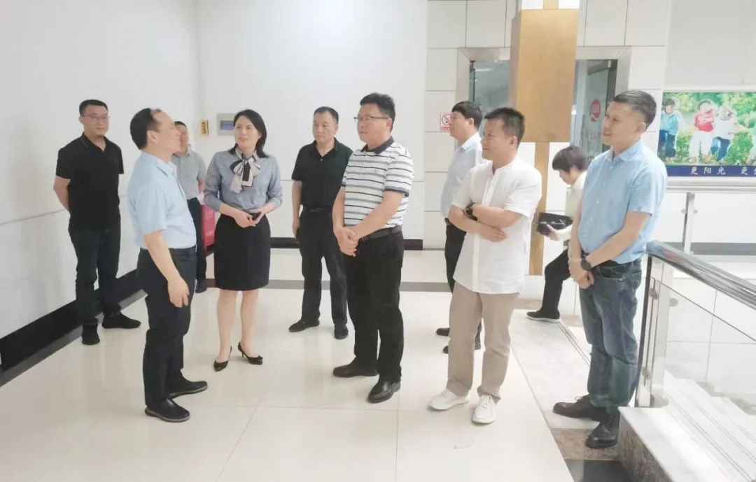 參觀拓思路 交流促發(fā)展 | 集團(tuán)領(lǐng)導(dǎo)參加中乳協(xié)第二十九次年會(huì)暨中國（國際）乳業(yè)技術(shù)博覽會(huì)并到江西陽光乳業(yè)參觀座談