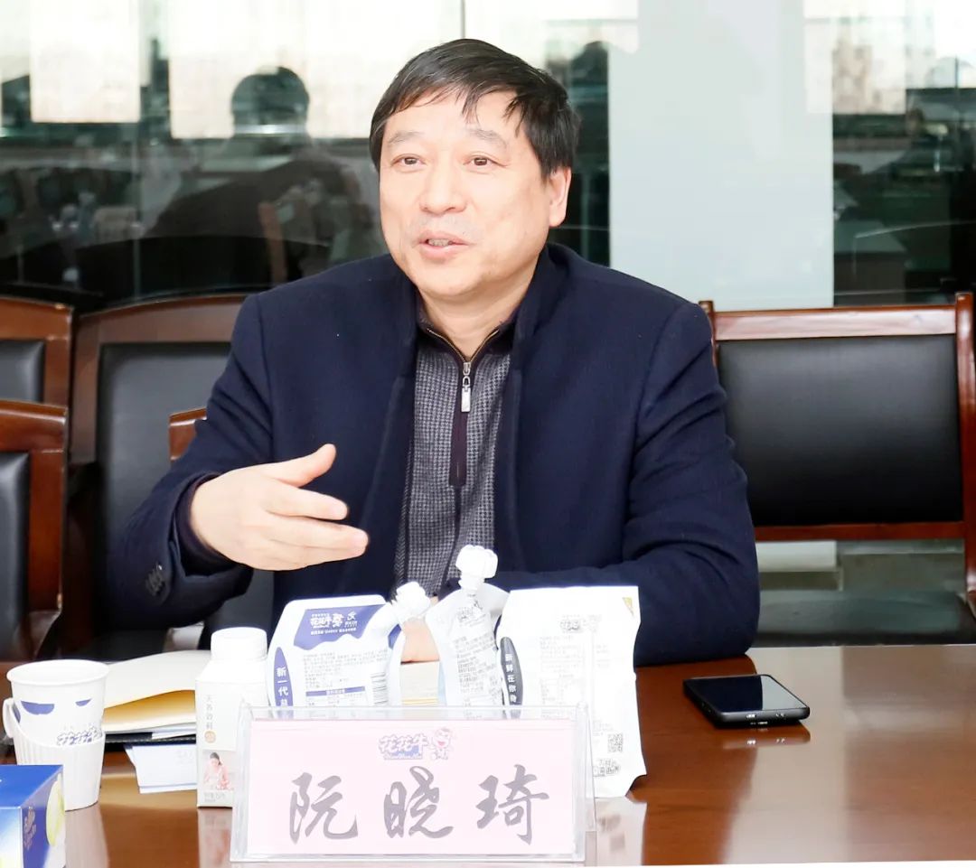 花花牛丨東北農(nóng)大食品學(xué)院院長、中原食品實驗室首席科學(xué)家姜毓君教授蒞臨花花牛乳業(yè)集團調(diào)研